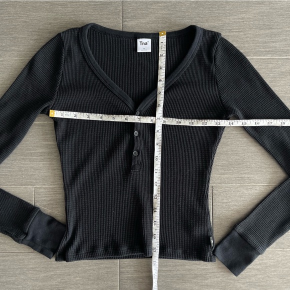ARITZIA Tna HomeStretch Henley Black XS Waffle Knit Long Sleeve Crop Thermal Top - Picture 14 of 14